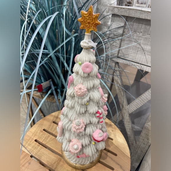 Pink Christmas Whipped Frosting Meringue Gingerbread Treats Christmas Tree NWT - Picture 2 of 4